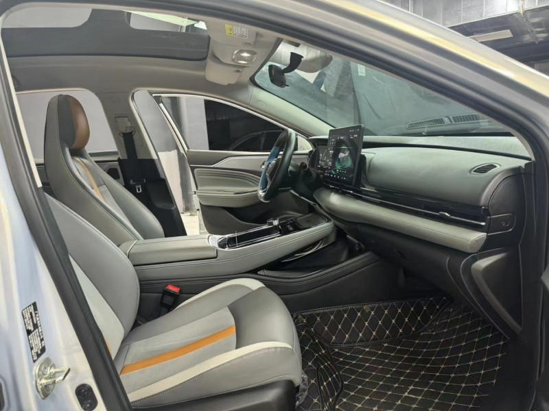 成都22年传祺埃安S7