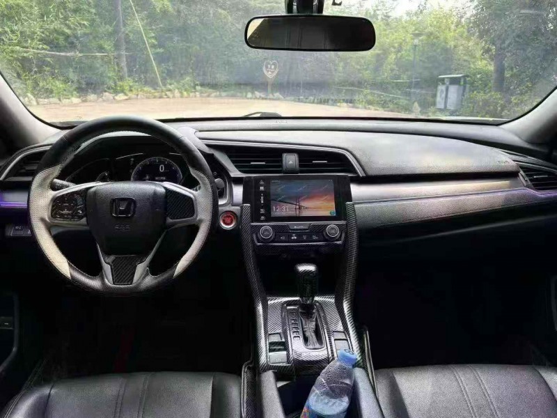 青岛19年本田思域4