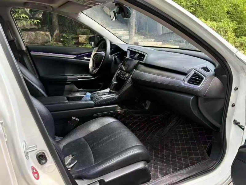 青岛19年本田思域5