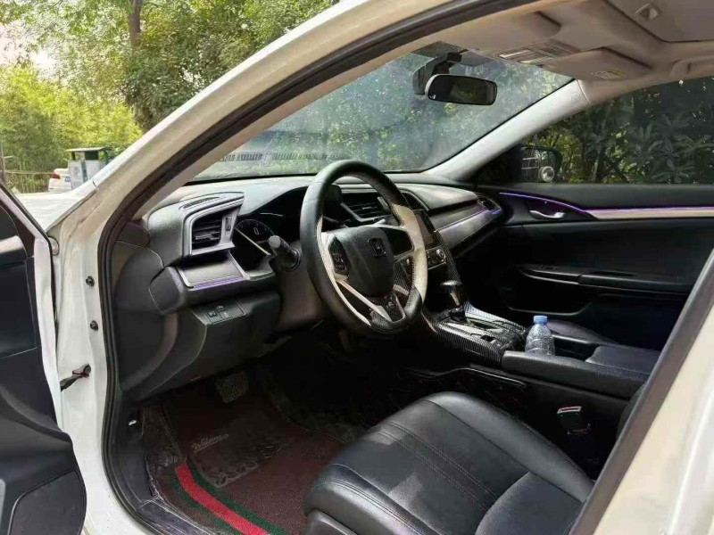 青岛19年本田思域6