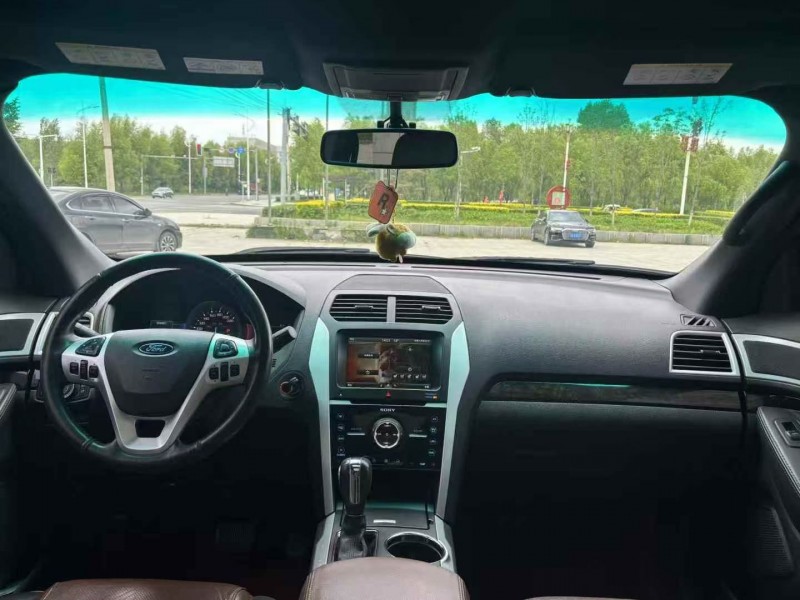 吉林15年福特探险者4