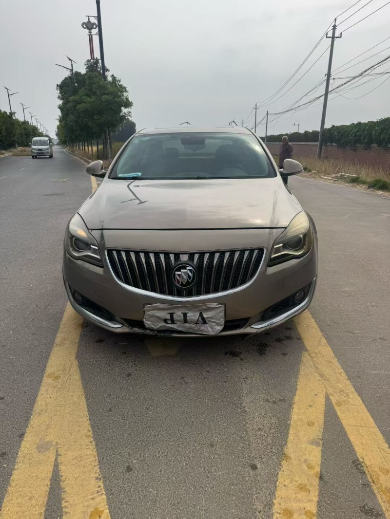 新乡15年别克君威1