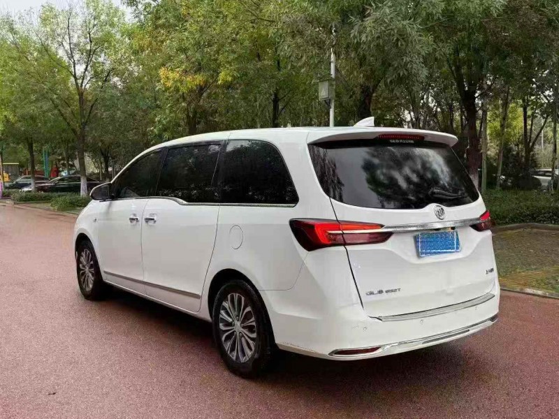 泰安21年别克GL84