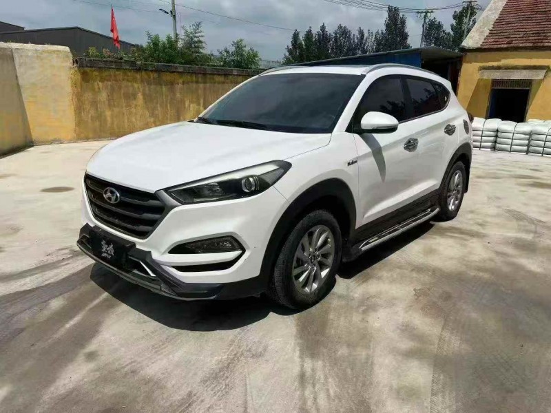 东营16年现代途胜3