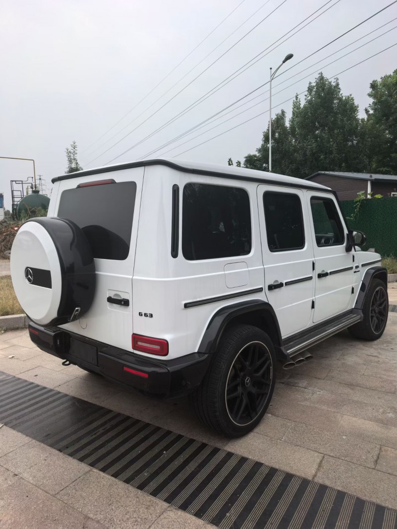 济宁19年奔驰G8