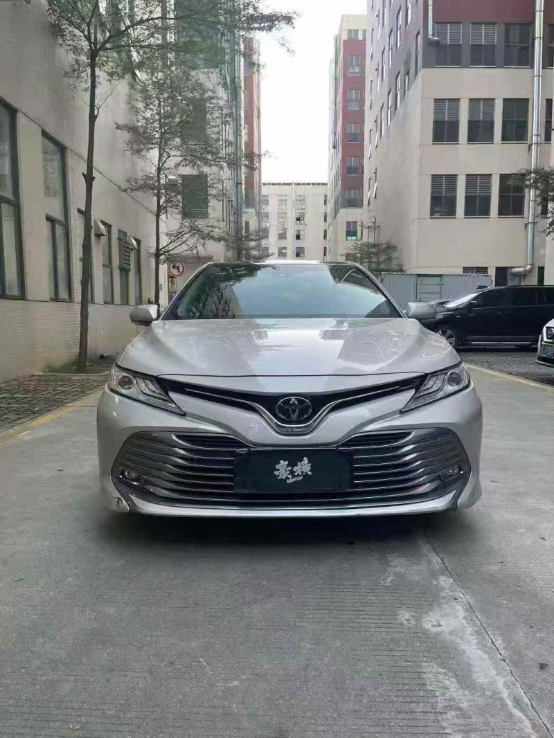 邯郸21年丰田凯美瑞1