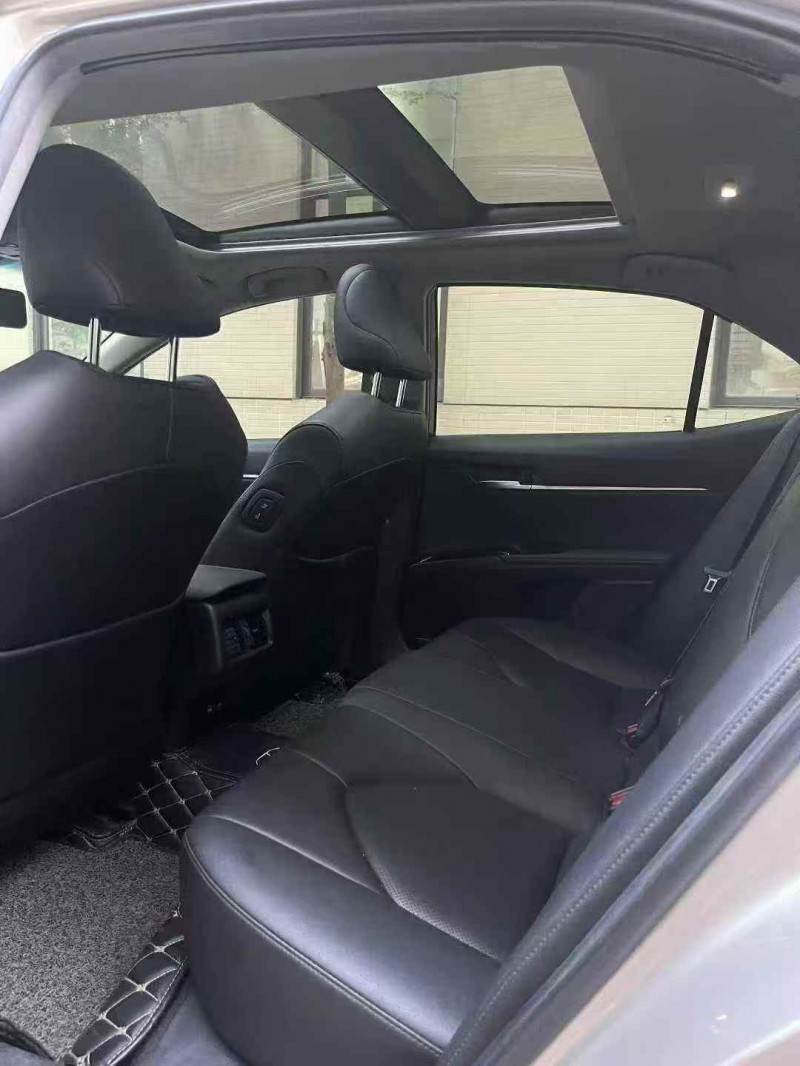 邯郸21年丰田凯美瑞7