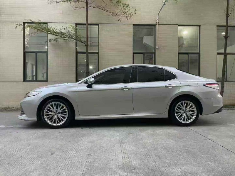 邯郸21年丰田凯美瑞8