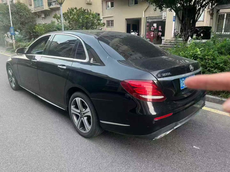 金华19年奔驰E8