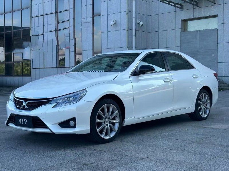 吉林17年丰田锐志2