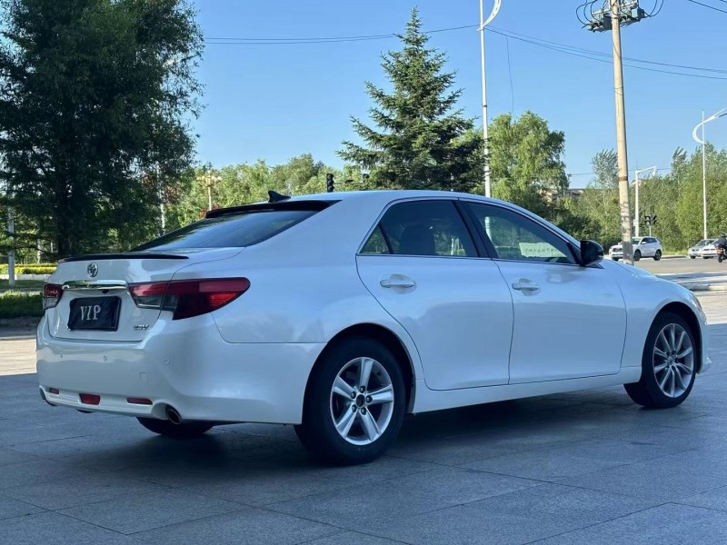 吉林17年丰田锐志3