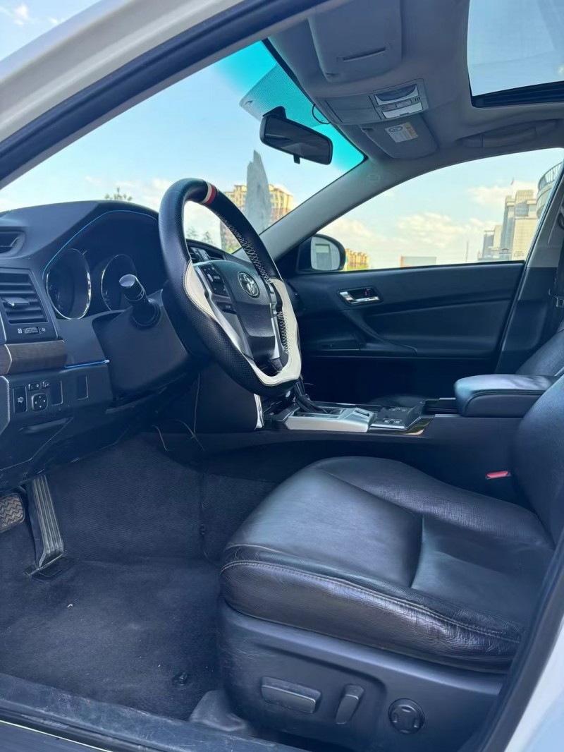 吉林17年丰田锐志7