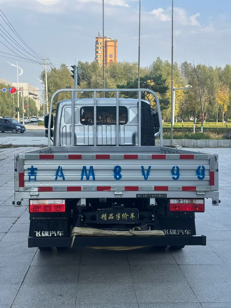 吉林25年飞碟箱货货车5