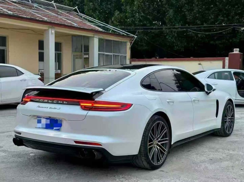 青岛18年保时捷帕拉梅拉7