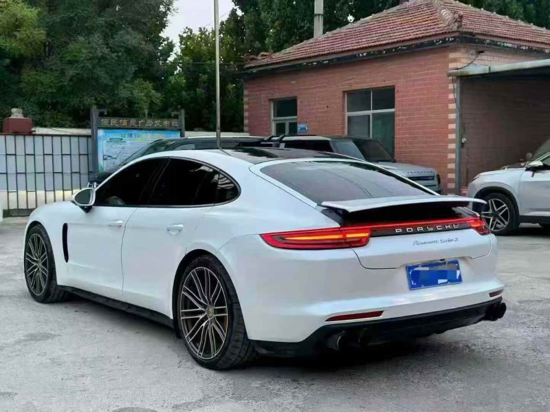 青岛18年保时捷帕拉梅拉9