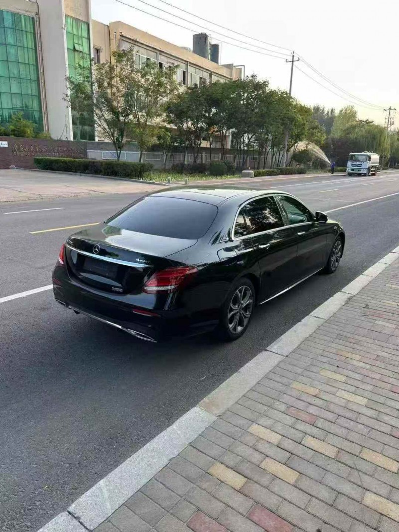 淄博18年奔驰E7