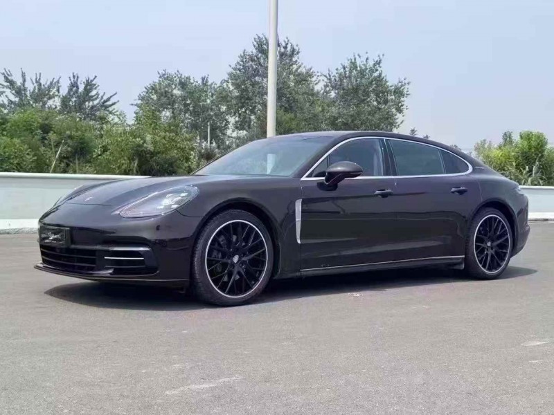 保定18年保时捷帕拉梅拉3