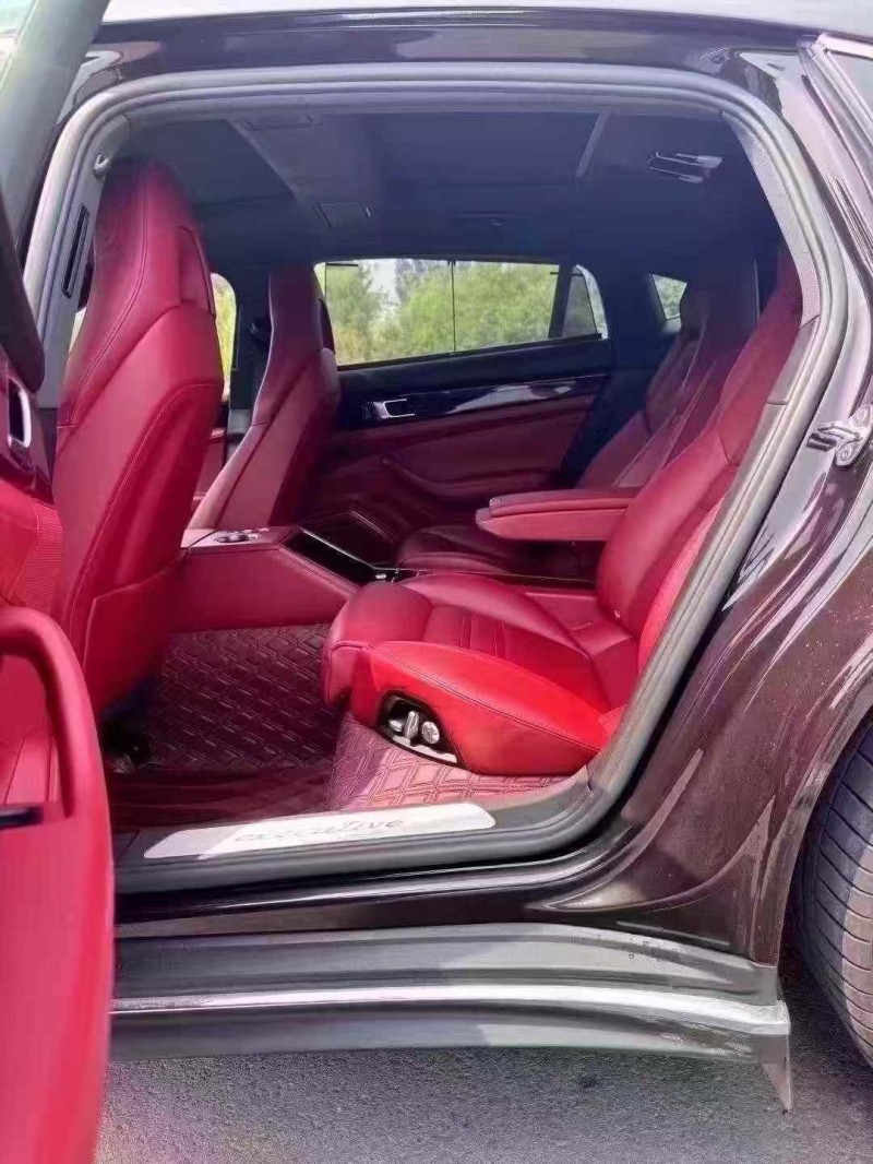 保定18年保时捷帕拉梅拉4