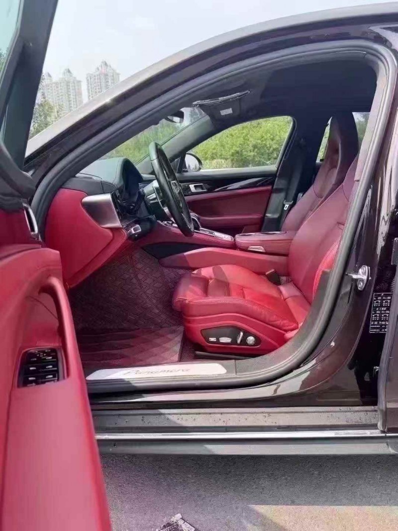 保定18年保时捷帕拉梅拉5