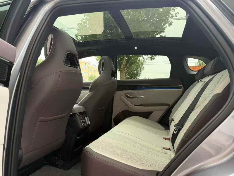 保定25年比亚迪宋5