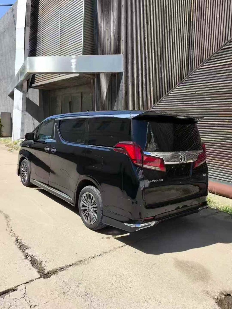 威海18年丰田埃尔法8