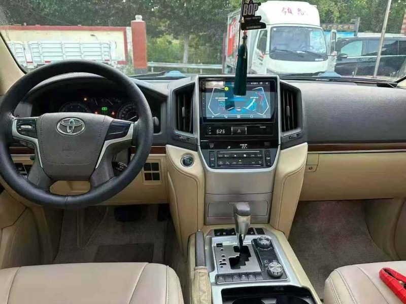 淄博18年丰田兰德酷路泽4