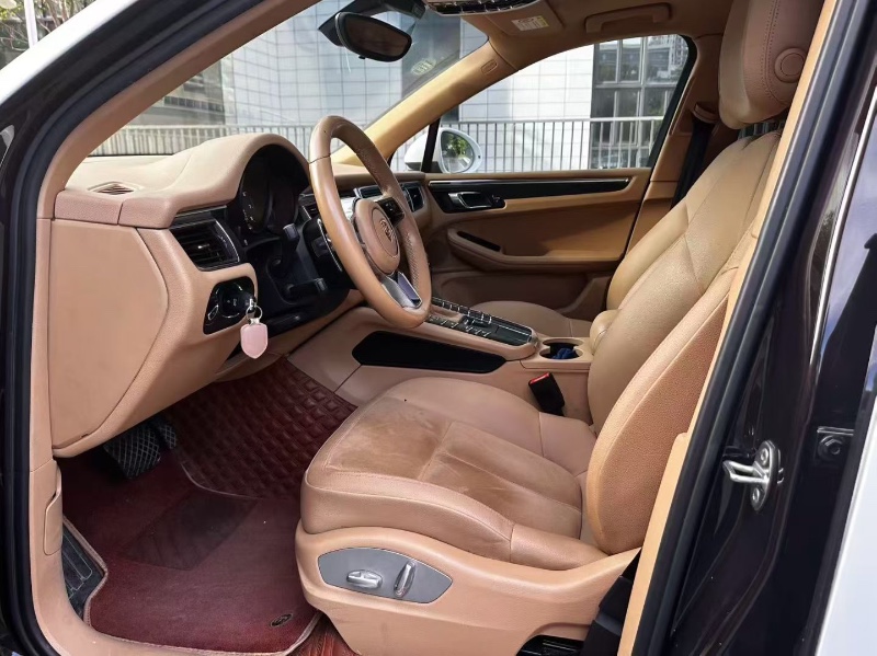 佛山15年保时捷Macan4