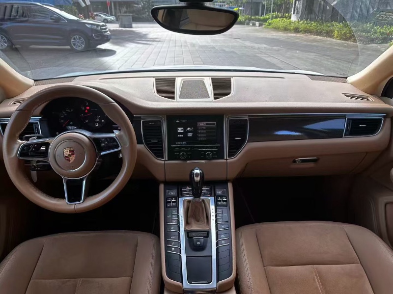 佛山15年保时捷Macan5