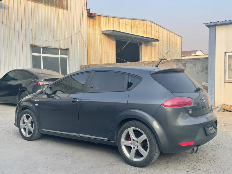 济宁14年西雅特LEON8