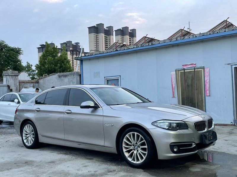 济宁17年宝马5系3