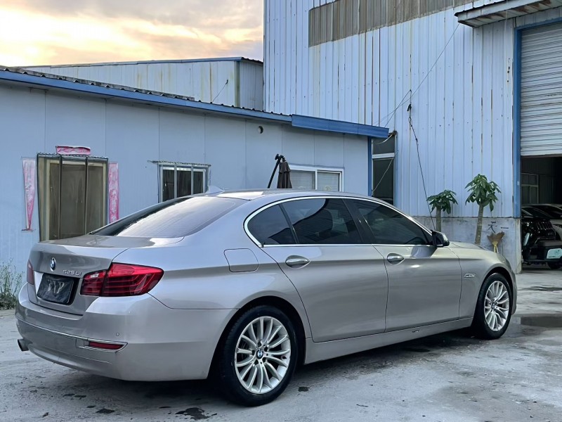 济宁17年宝马5系7