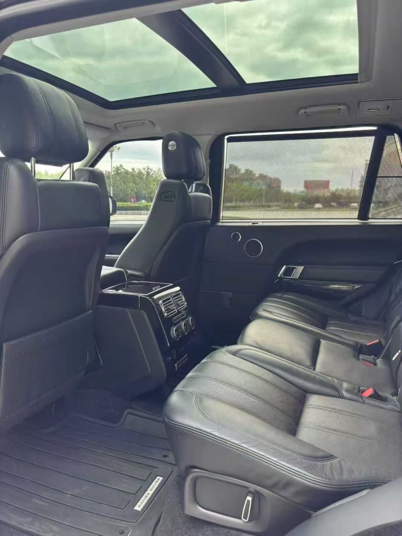 吉林16年路虎揽胜行政9