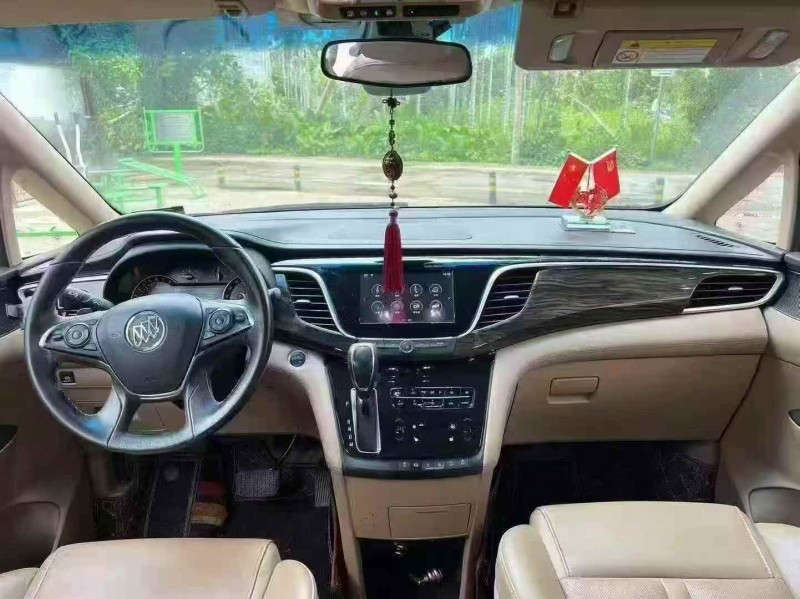 南宁18年别克GL84