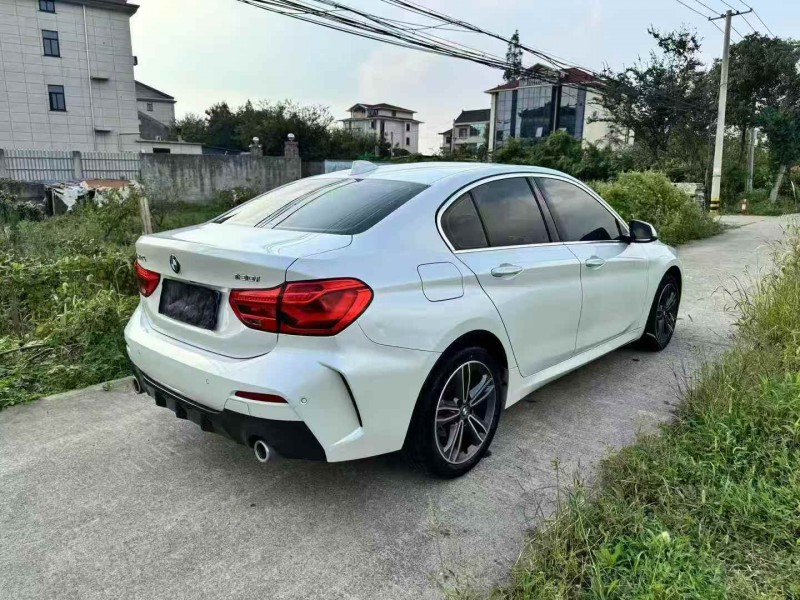 金华23年宝马1系8
