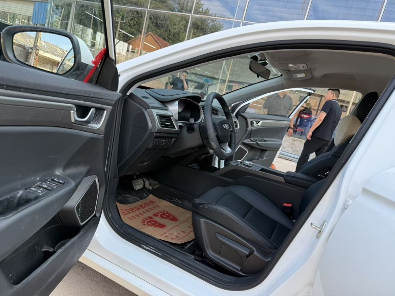 徐州23年吉利帝豪4