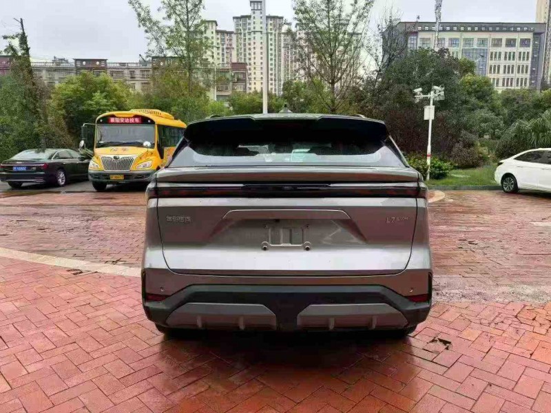 荆门25年吉利银河7