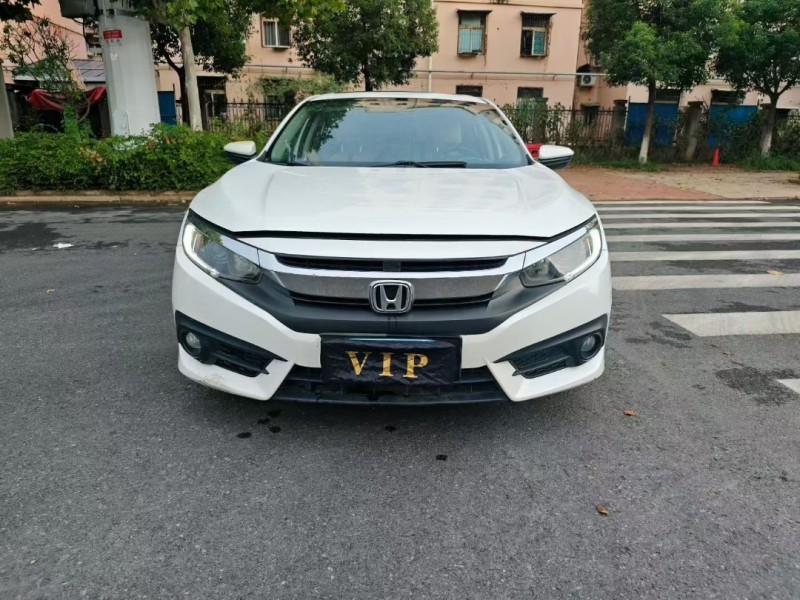 武汉16年本田思域1