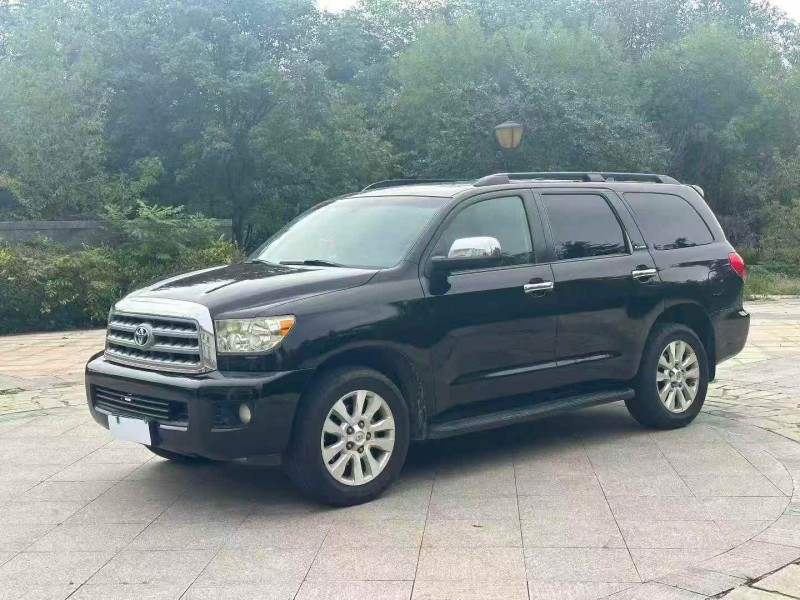 青岛10年丰田红杉3