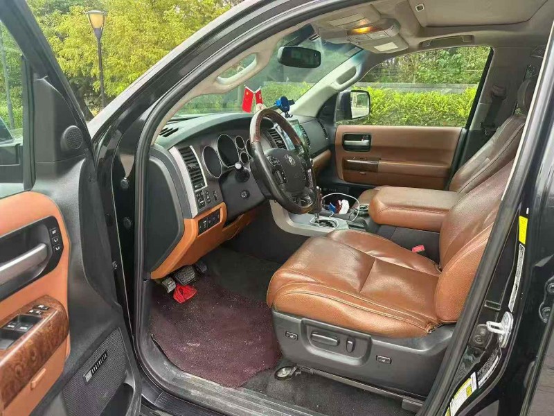 青岛10年丰田红杉4