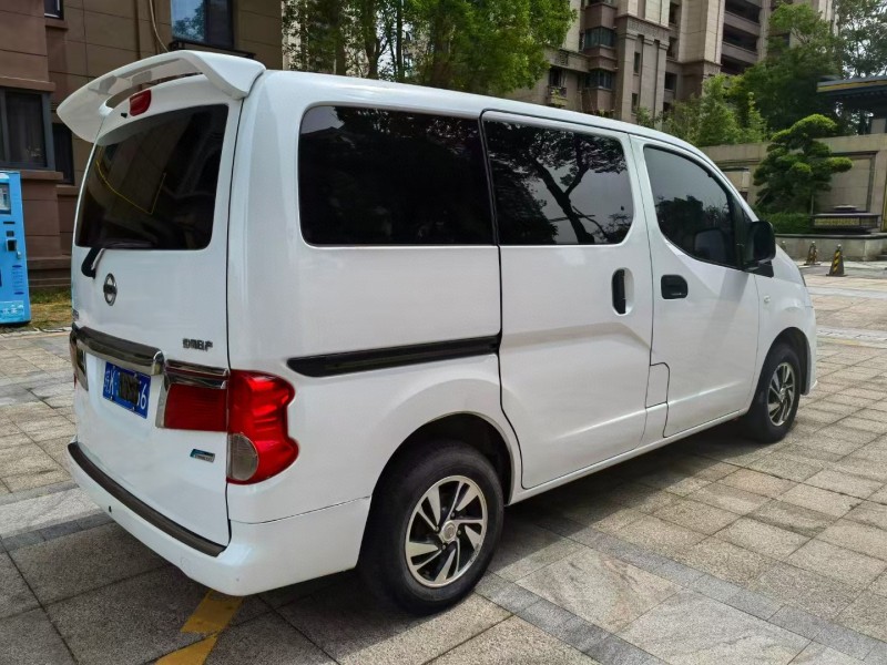 苏州18年日产NV2003