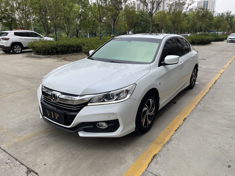 济宁16年本田雅阁3