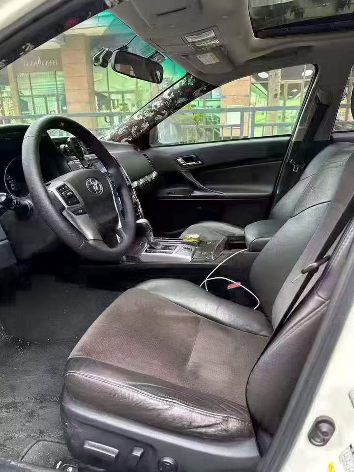 东莞16年丰田锐志4