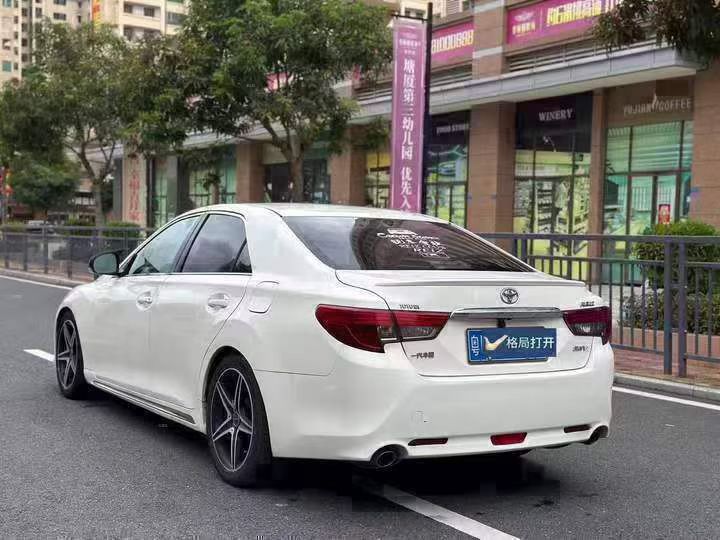 东莞16年丰田锐志7