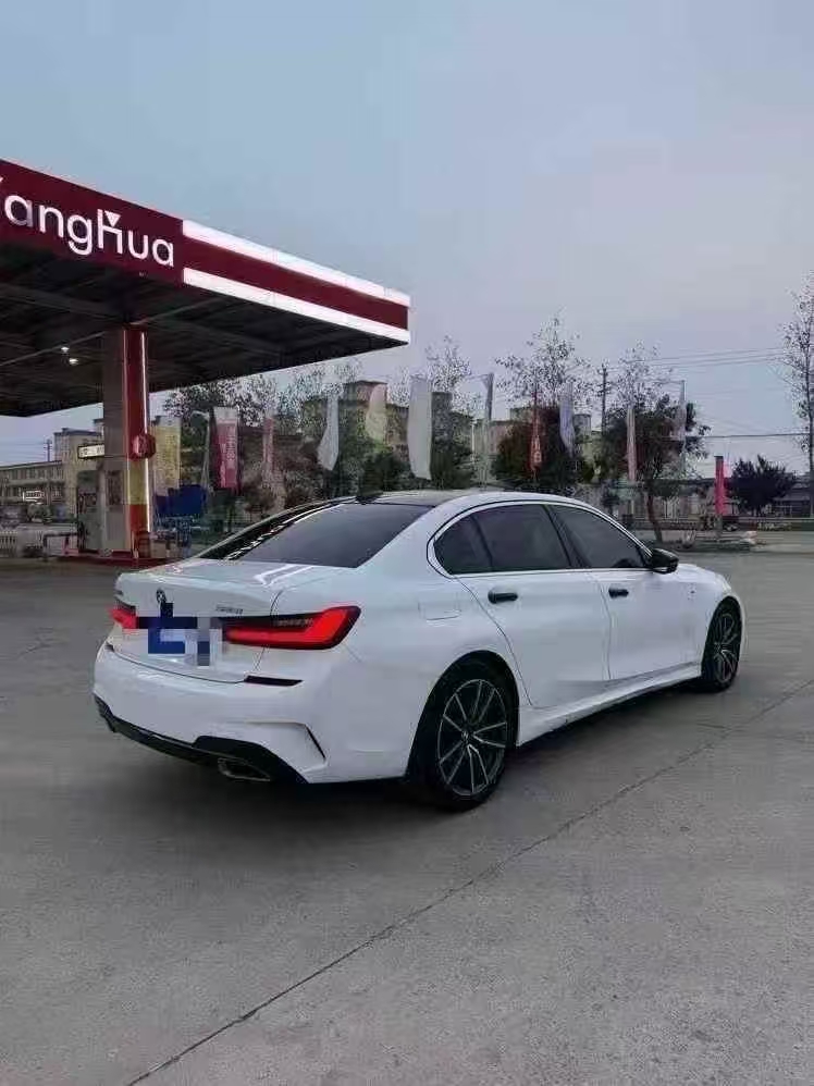 菏泽21年宝马3系8