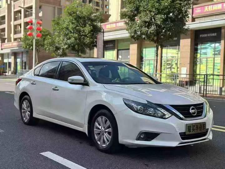 东莞18年日产天籁2