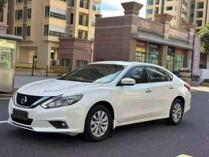 东莞18年日产天籁3