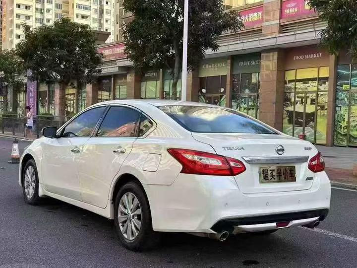 东莞18年日产天籁7