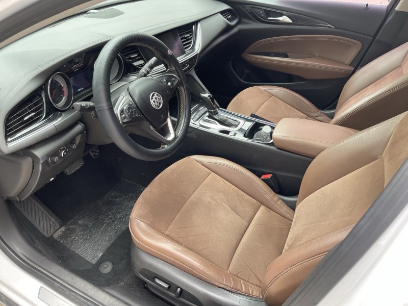 济宁17年别克君威5