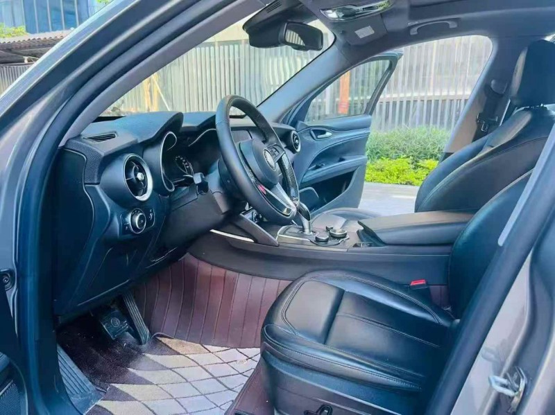 广州19年阿尔法·罗密欧Stelvio6