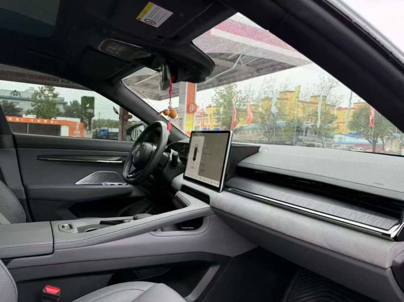 菏泽23年极氪汽车0015